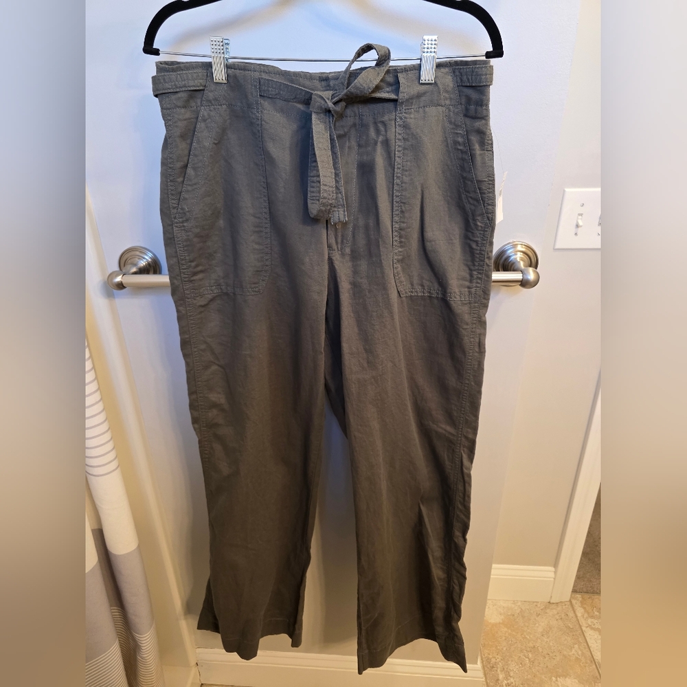 Gap- Women's Olive Green Casual Wide Legged Pants